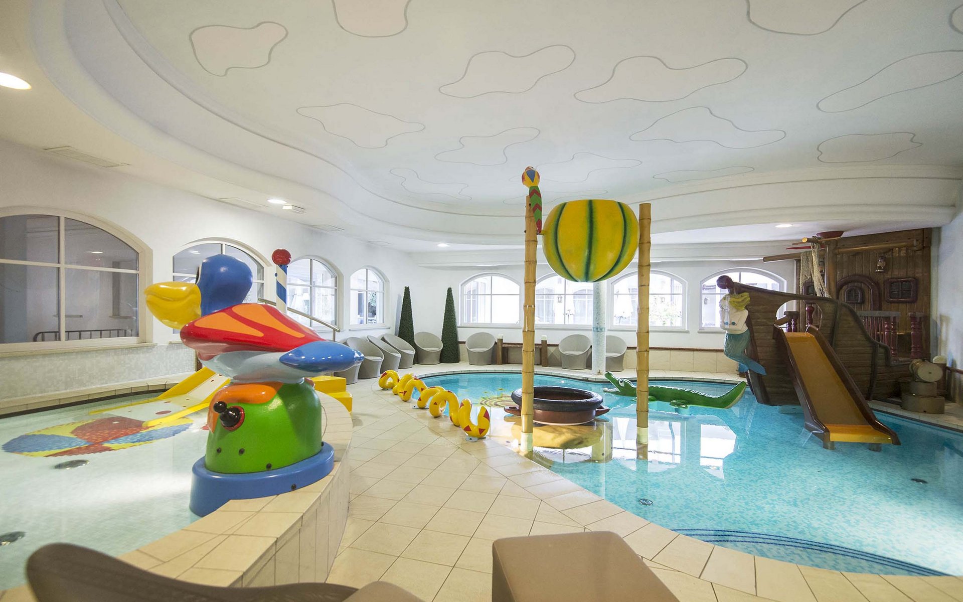 Piscina con nave dei pirati